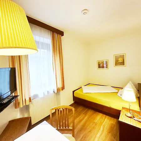 Fruehstueckspension Meyer, Familie Orthacker 그라츠