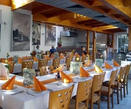 Lavilo Strassgang 3*
