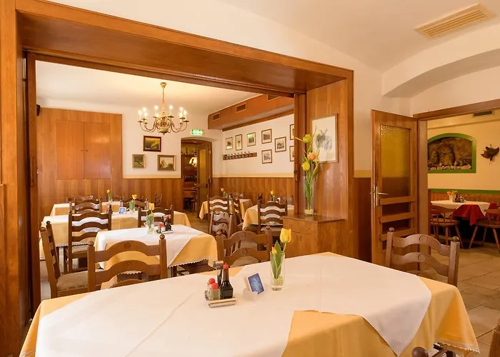 بيت ضيافة Fruehstueckspension Meyer, Familie Orthacker 3*