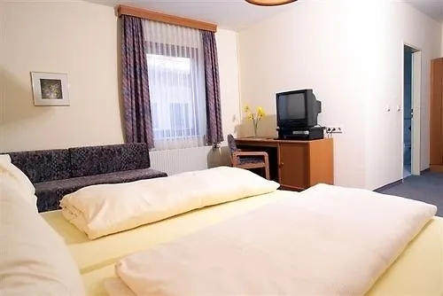 Fruehstueckspension Meyer, Familie Orthacker 3* Graz