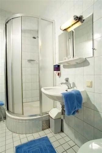 Fruehstueckspension Meyer, Familie Orthacker 3* غراتس